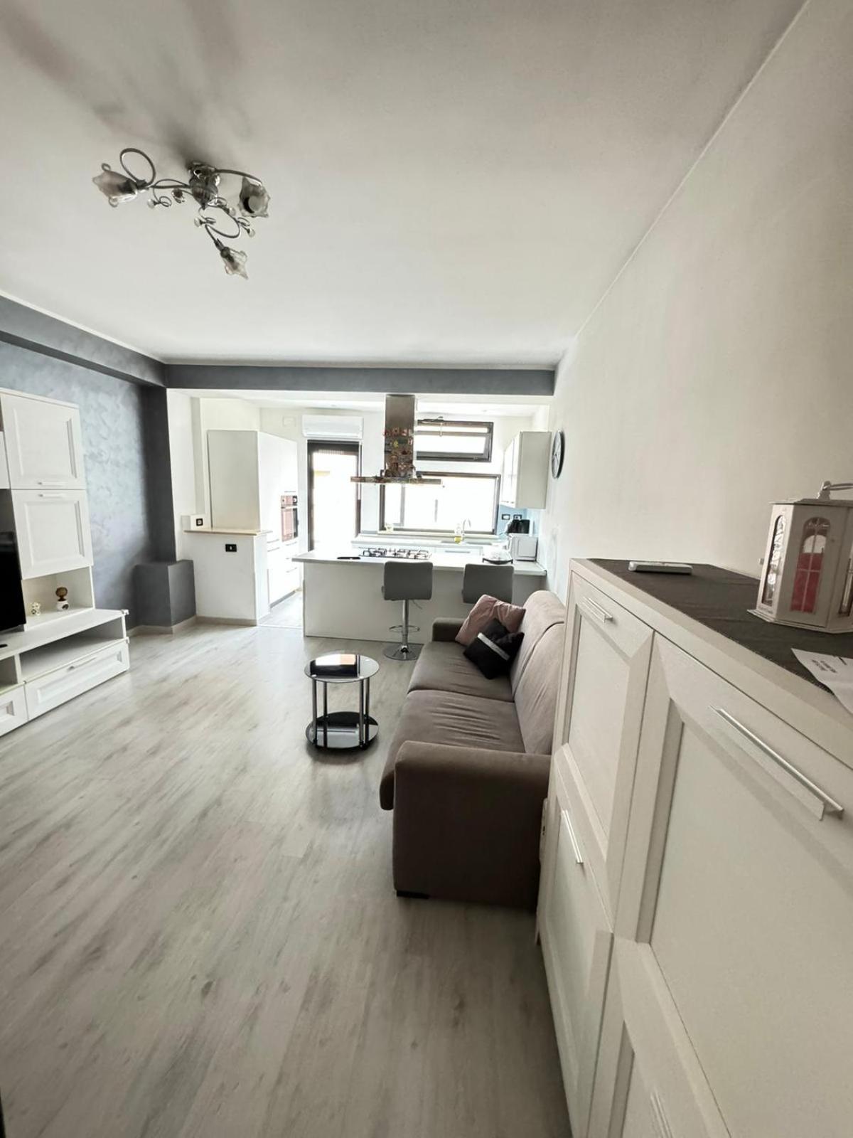 Favoloso Con Terrazzo Фрозиноне Экстерьер фото