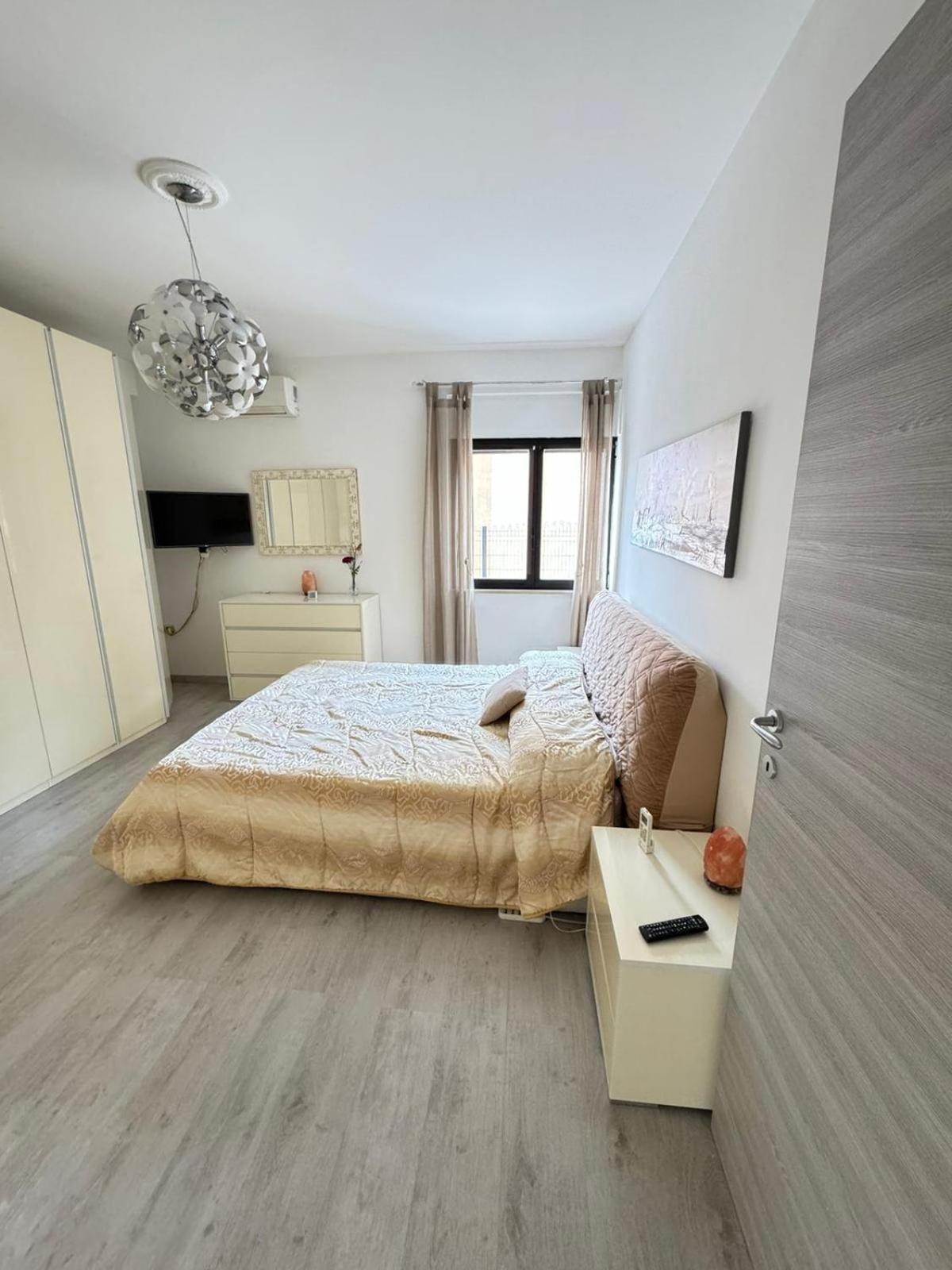 Favoloso Con Terrazzo Фрозиноне Экстерьер фото
