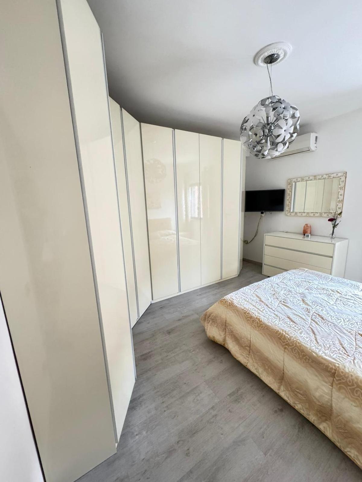 Favoloso Con Terrazzo Фрозиноне Экстерьер фото